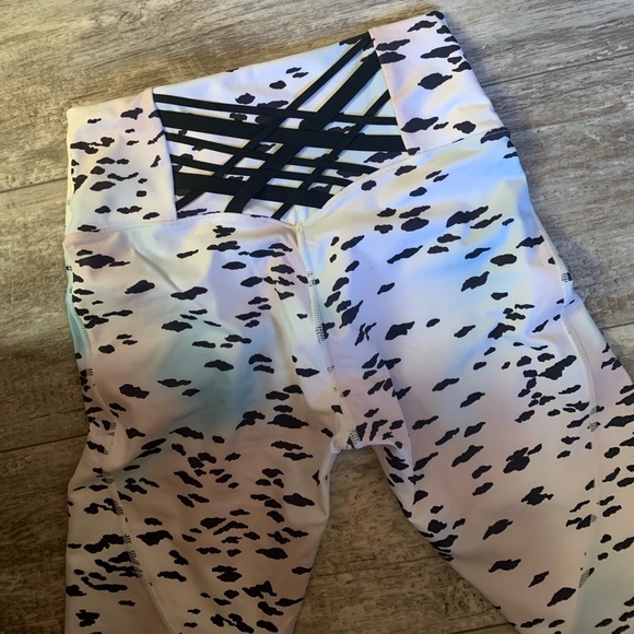 Brand new never worn Fabletics boost leggings - Picture 2 of 2
